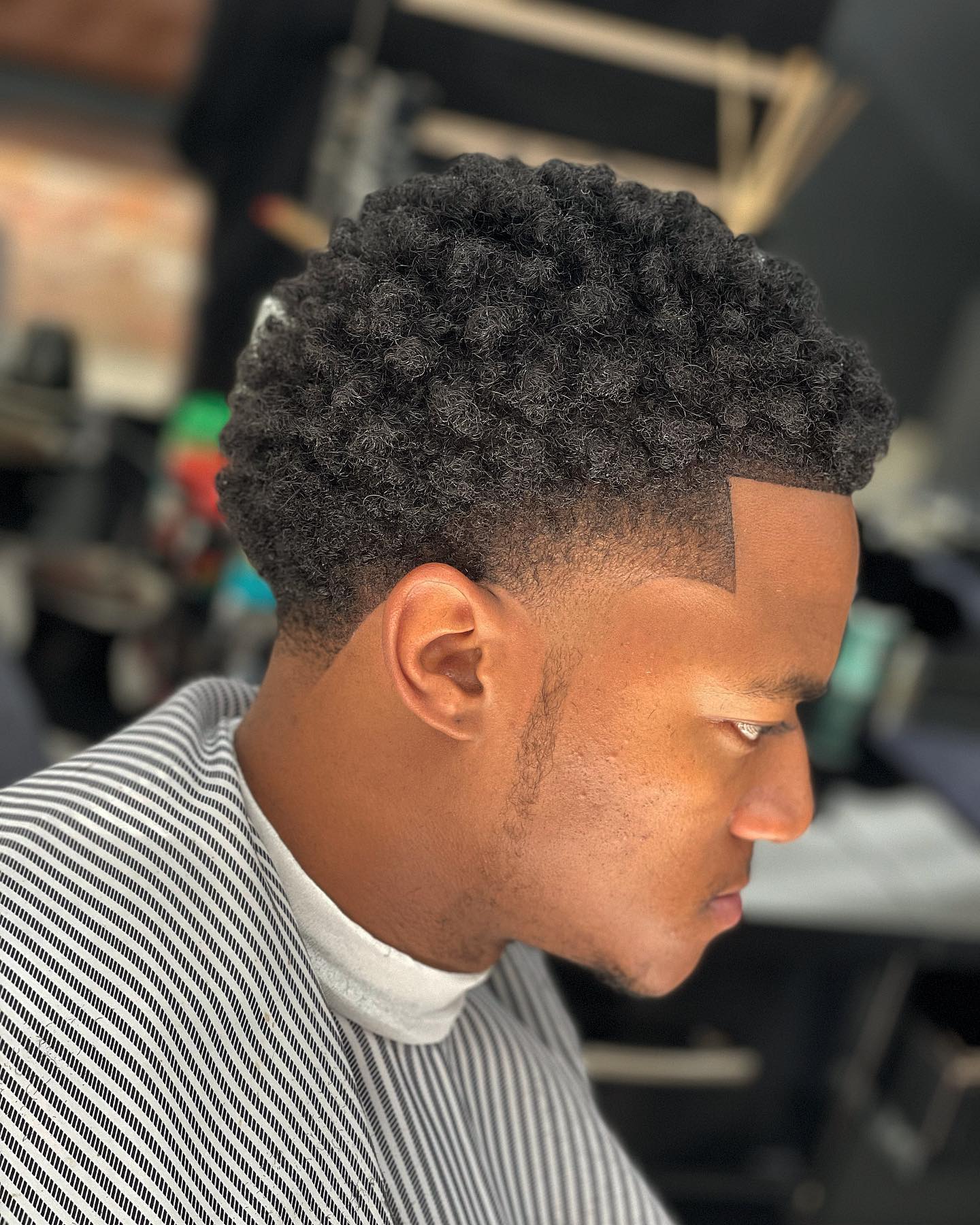 Curly Taper Fade blackmen | Beauty Birdie