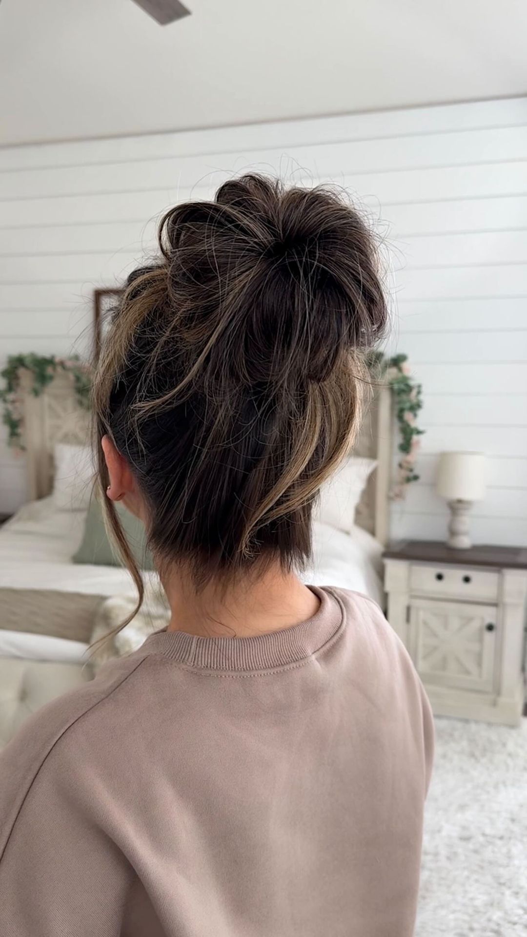 Messy Top Knot | Beauty Birdie