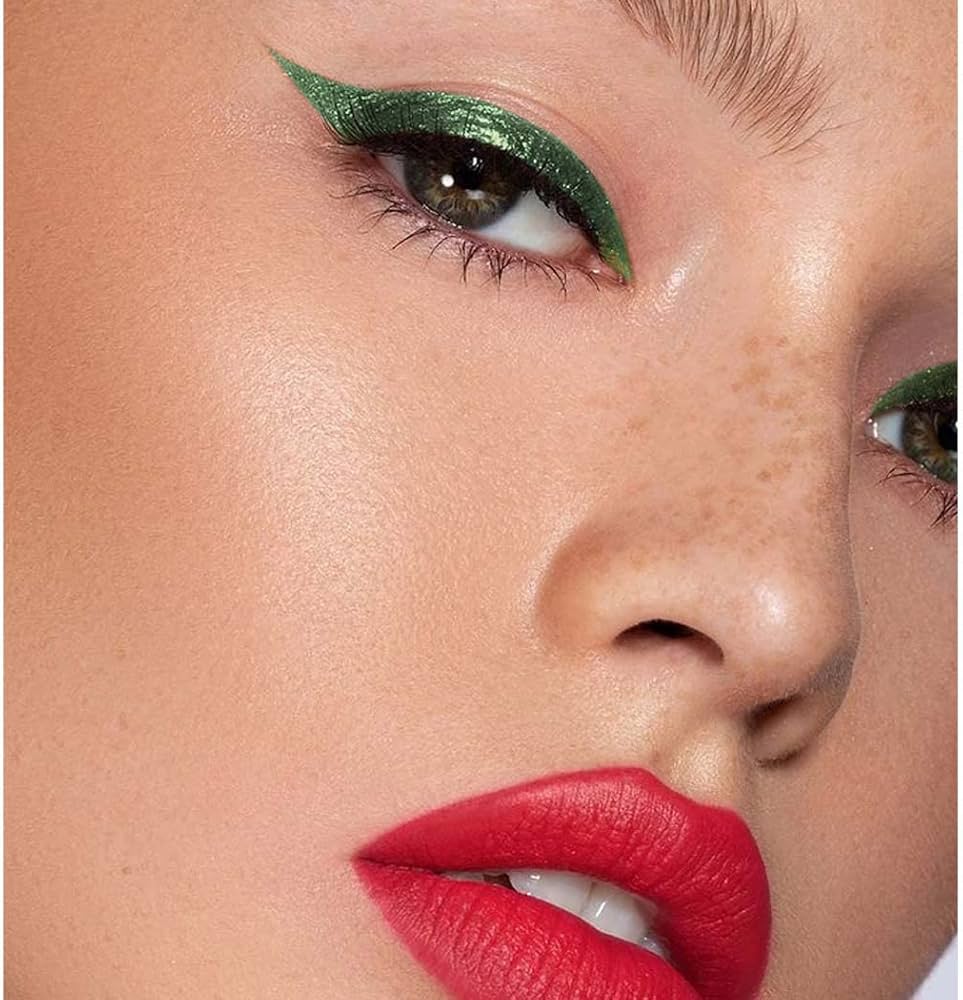 Red and Green | Beauty Birdie