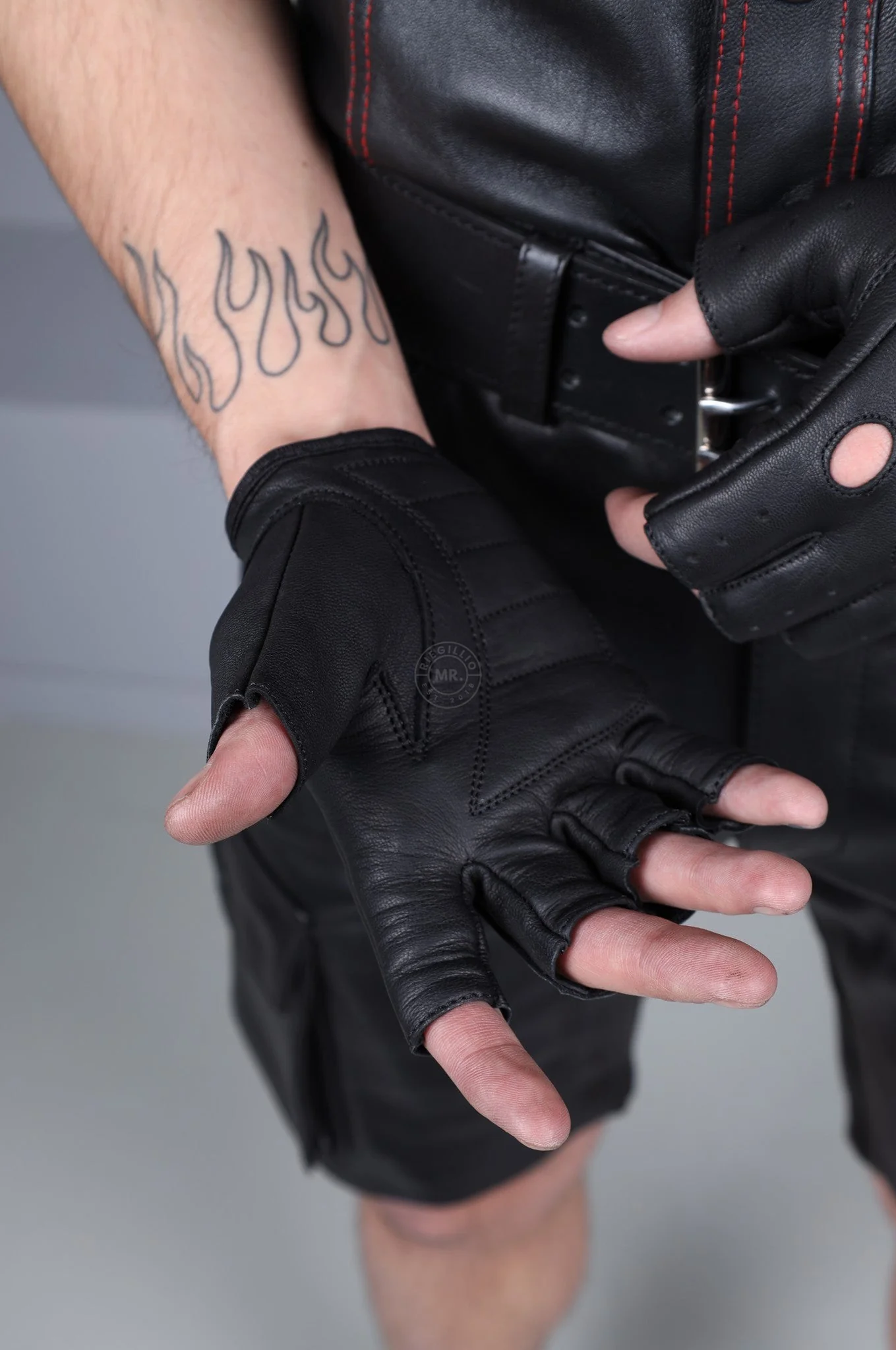 Sleek Fingerless Gloves | Beauty Birdie