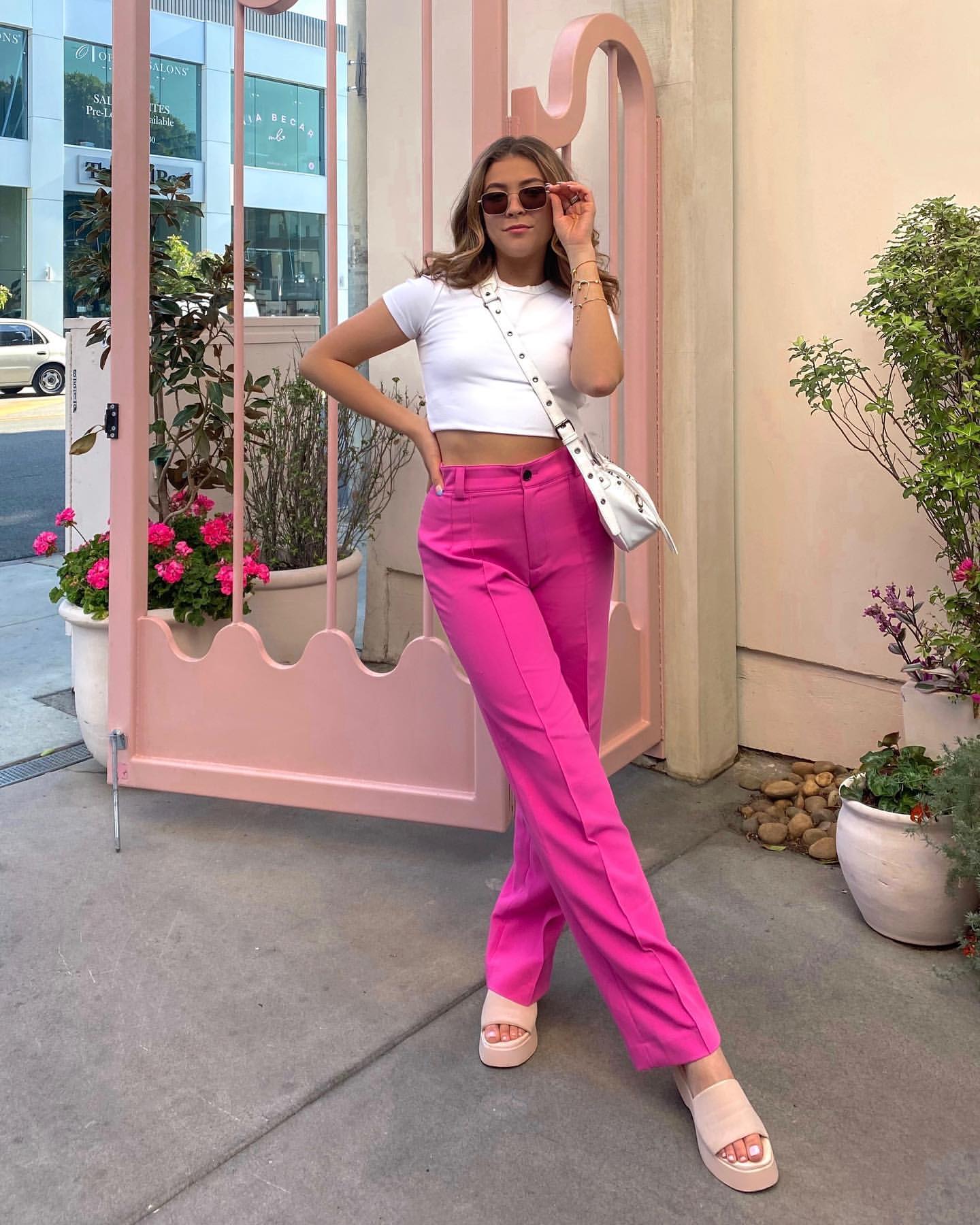 pink pants summer blonde | Beauty Birdie